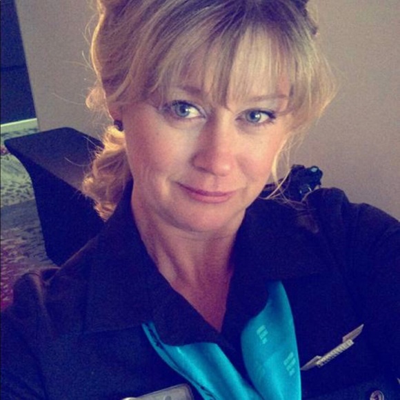 Meet your Posher, Stephanie - Picture 2 of 4